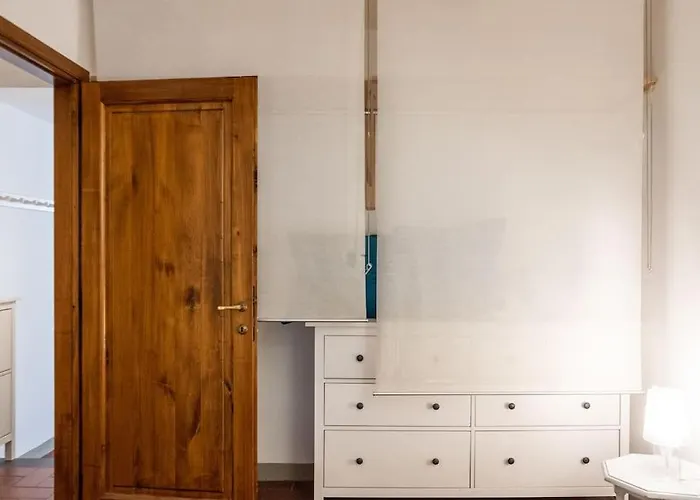 Daire Classic Florentine Flat Near Piazza Santa Croce *