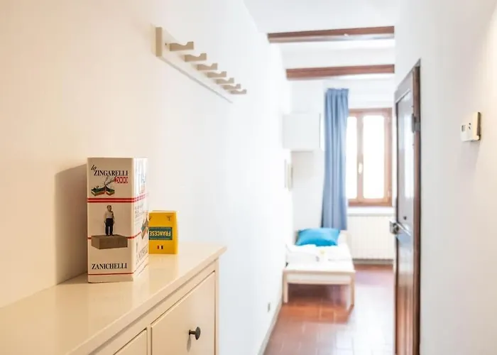 Daire Classic Florentine Flat Near Piazza Santa Croce *
