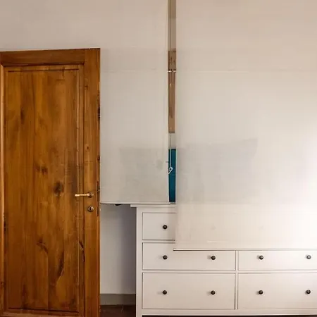 Апартаменты Classic Florentine Flat Near Piazza Santa Croce *