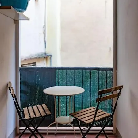 Апартаменты Classic Florentine Flat Near Piazza Santa Croce Флоренция